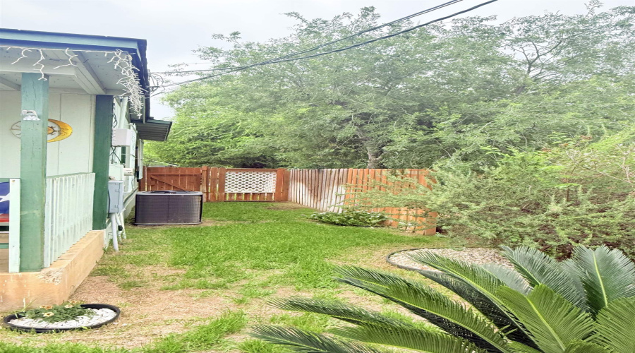 111 E Gustavus St, LAREDO, Texas 78040, 2 Bedrooms Bedrooms, 3 Rooms Rooms,1 BathroomBathrooms,Residential,For Sale,111 E Gustavus St,20262164