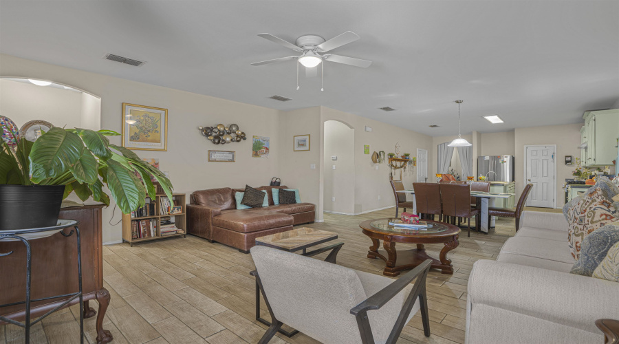 11334 Sierra Gorda Dr, Laredo, Texas 78045, 3 Bedrooms Bedrooms, 5 Rooms Rooms,2 BathroomsBathrooms,Residential,For Sale,11334 Sierra Gorda Dr,20262167