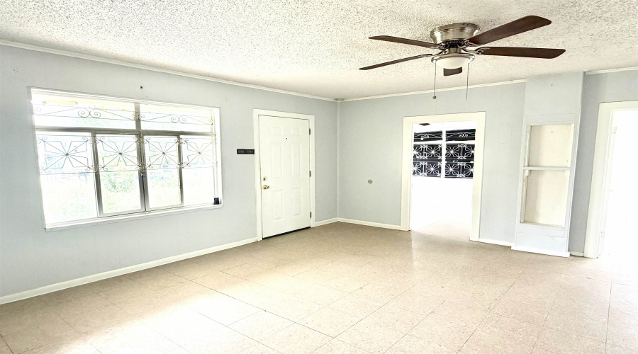 3212 Pecan St, Laredo, Texas 78046, 3 Bedrooms Bedrooms, 5 Rooms Rooms,1 BathroomBathrooms,Residential,For Rent,3212 Pecan St,20262168