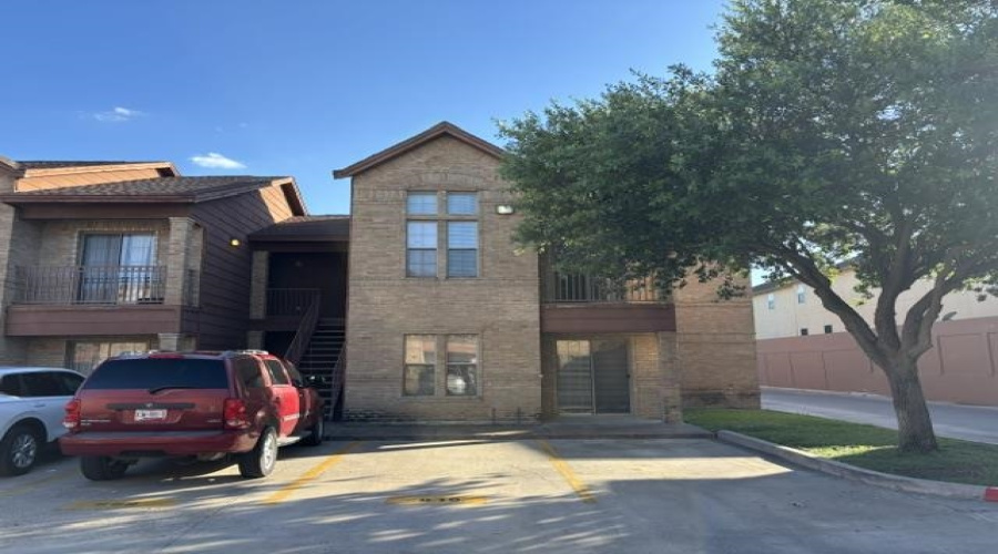 1752 Tiara Trl, Laredo, Texas 78045-0000, 3 Bedrooms Bedrooms, 5 Rooms Rooms,2 BathroomsBathrooms,Residential,For Rent,1752 Tiara Trl,20262170