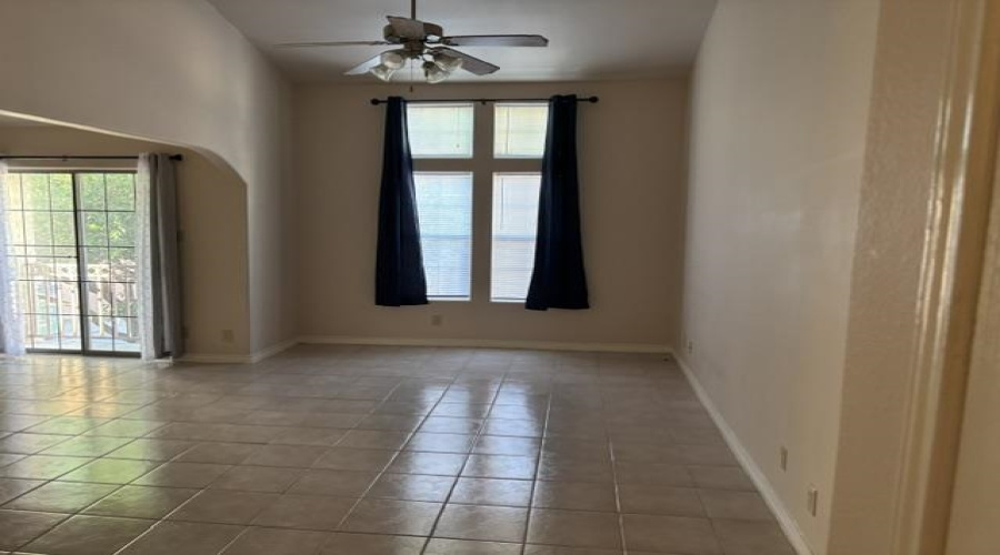 1752 Tiara Trl, Laredo, Texas 78045-0000, 3 Bedrooms Bedrooms, 5 Rooms Rooms,2 BathroomsBathrooms,Residential,For Rent,1752 Tiara Trl,20262170