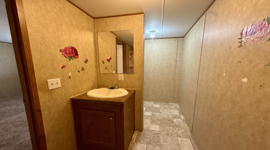 5002 Cocoa Ln, Laredo, Texas 78046, 3 Bedrooms Bedrooms, 5 Rooms Rooms,2 BathroomsBathrooms,Residential,For Sale,5002 Cocoa Ln,20262171