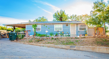 2419 Chihuahua St, Laredo, Texas 78043, 1 Room Rooms,1 BathroomBathrooms,Commercial retail/office,For Sale,2419 Chihuahua St,20262179