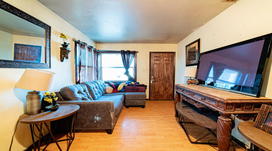2419 Chihuahua St, Laredo, Texas 78043, 1 Room Rooms,1 BathroomBathrooms,Commercial retail/office,For Sale,2419 Chihuahua St,20262179