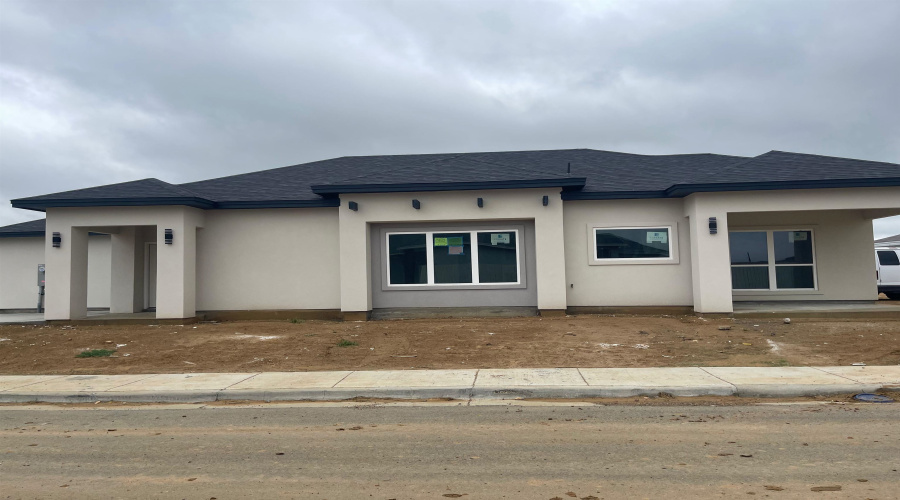 201 Lusitano Dr., Laredo, Texas 78046, 3 Bedrooms Bedrooms, 4 Rooms Rooms,2 BathroomsBathrooms,Residential,For Sale,201 Lusitano Dr.,20262174