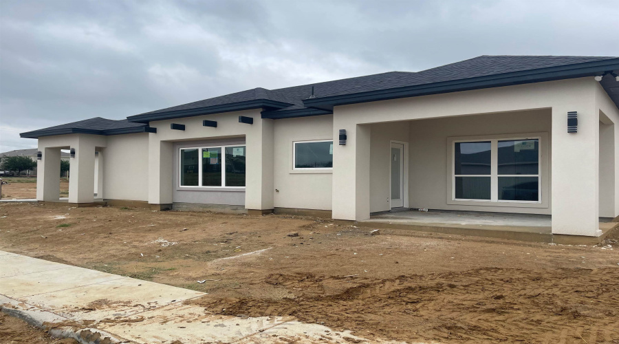 201 Lusitano Dr., Laredo, Texas 78046, 3 Bedrooms Bedrooms, 4 Rooms Rooms,2 BathroomsBathrooms,Residential,For Sale,201 Lusitano Dr.,20262174