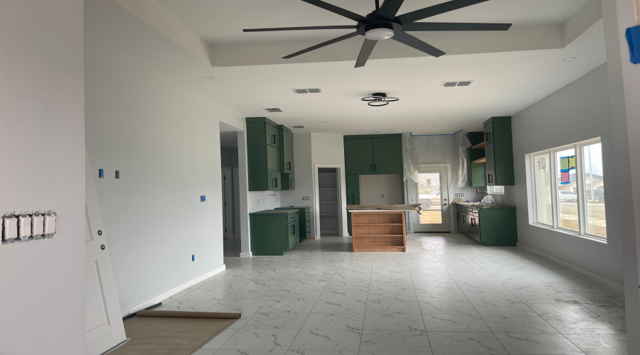 201 Lusitano Dr., Laredo, Texas 78046, 3 Bedrooms Bedrooms, 4 Rooms Rooms,2 BathroomsBathrooms,Residential,For Sale,201 Lusitano Dr.,20262174