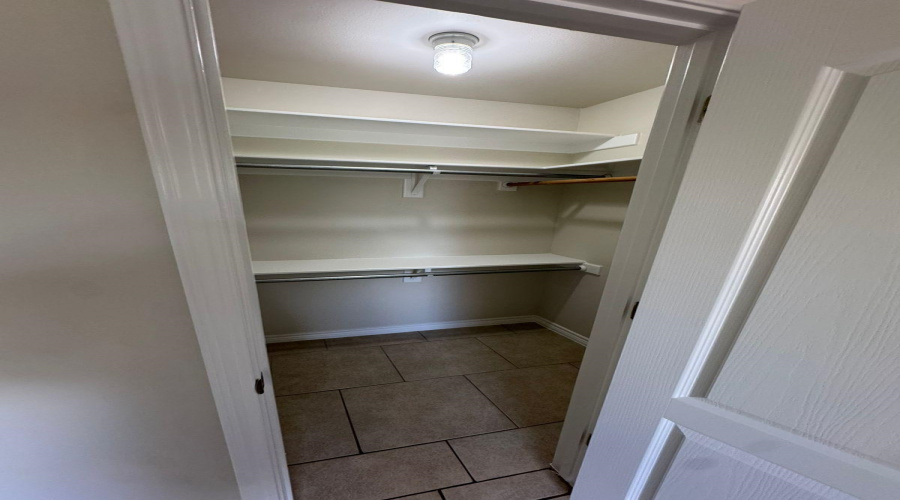9805 Sterling St., Laredo, Texas 78045-0000, 3 Bedrooms Bedrooms, 5 Rooms Rooms,2 BathroomsBathrooms,Residential,For Rent,9805 Sterling St.,20262176