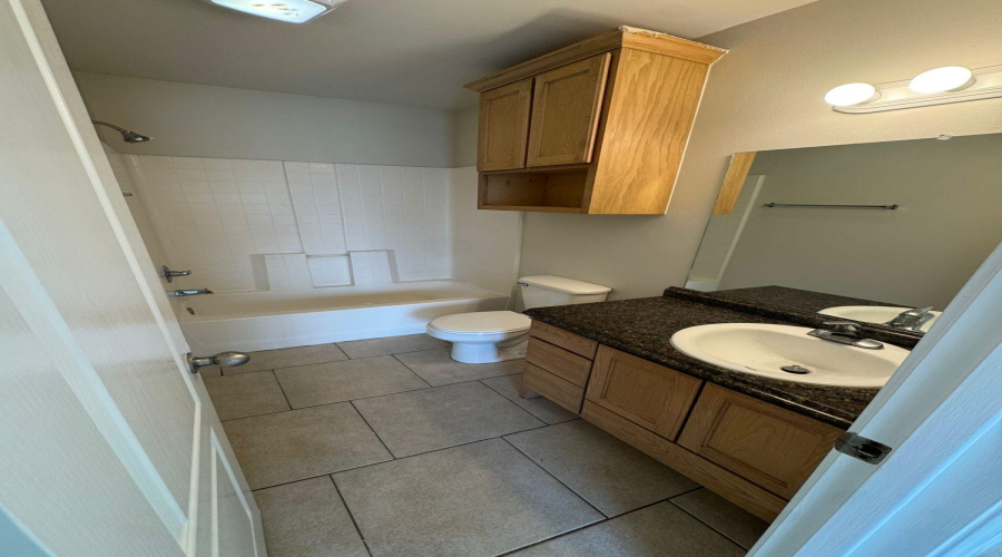 9805 Sterling St., Laredo, Texas 78045-0000, 3 Bedrooms Bedrooms, 5 Rooms Rooms,2 BathroomsBathrooms,Residential,For Rent,9805 Sterling St.,20262176