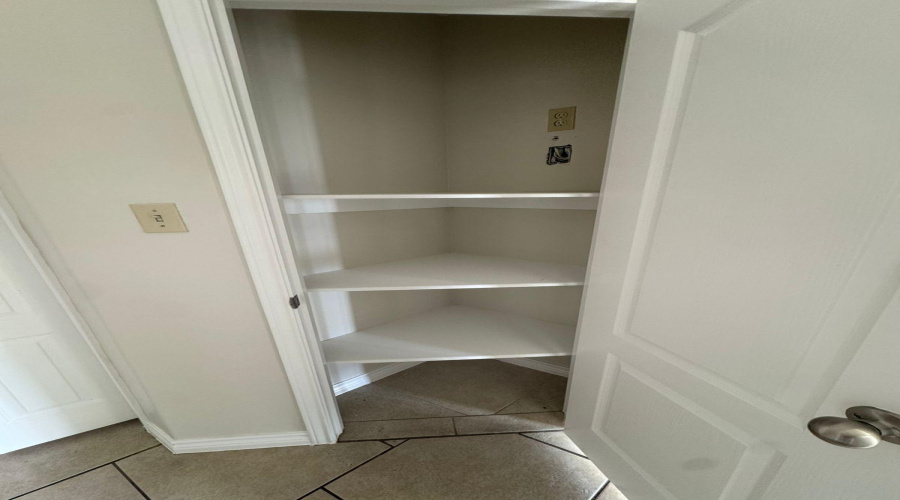 9805 Sterling St., Laredo, Texas 78045-0000, 3 Bedrooms Bedrooms, 5 Rooms Rooms,2 BathroomsBathrooms,Residential,For Rent,9805 Sterling St.,20262176