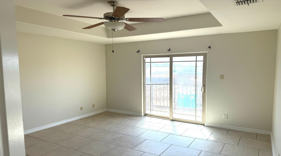 9805 Sterling St., Laredo, Texas 78045-0000, 3 Bedrooms Bedrooms, 5 Rooms Rooms,2 BathroomsBathrooms,Residential,For Rent,9805 Sterling St.,20262176