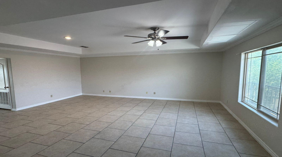 9805 Sterling St., Laredo, Texas 78045-0000, 3 Bedrooms Bedrooms, 5 Rooms Rooms,2 BathroomsBathrooms,Residential,For Rent,9805 Sterling St.,20262176