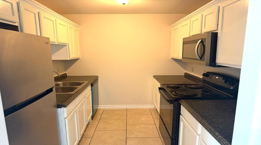9805 Sterling St., Laredo, Texas 78045-0000, 3 Bedrooms Bedrooms, 5 Rooms Rooms,2 BathroomsBathrooms,Residential,For Rent,9805 Sterling St.,20262176