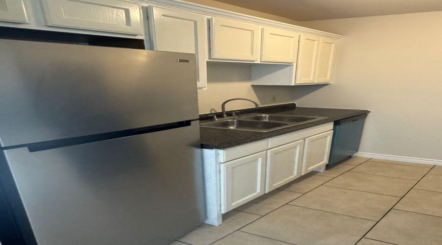 9805 Sterling St., Laredo, Texas 78045-0000, 3 Bedrooms Bedrooms, 5 Rooms Rooms,2 BathroomsBathrooms,Residential,For Rent,9805 Sterling St.,20262176