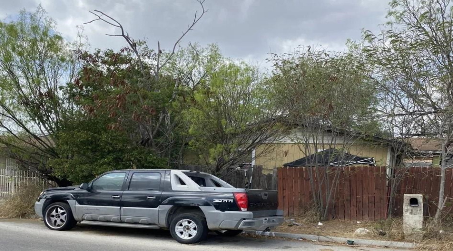 3220 Chestnut St, Laredo, Texas 78046, 3 Bedrooms Bedrooms, 4 Rooms Rooms,2 BathroomsBathrooms,Residential,For Sale,3220 Chestnut St,20262178