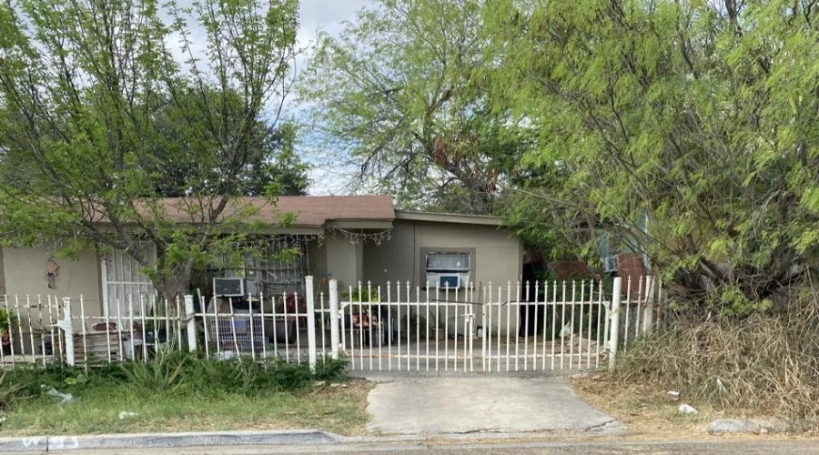 3220 Chestnut St, Laredo, Texas 78046, 3 Bedrooms Bedrooms, 4 Rooms Rooms,2 BathroomsBathrooms,Residential,For Sale,3220 Chestnut St,20262178