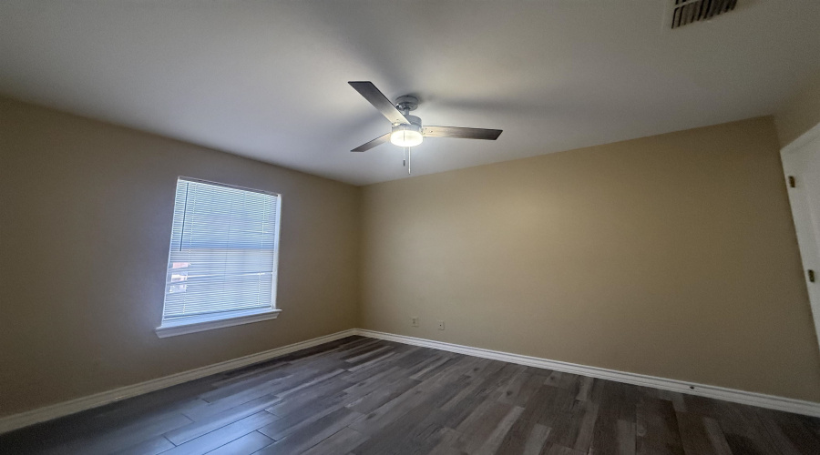 1016 Dicky Lane, Laredo, Texas 78045, 2 Bedrooms Bedrooms, 5 Rooms Rooms,1 BathroomBathrooms,Residential,For Rent,1016 Dicky Lane,20262180