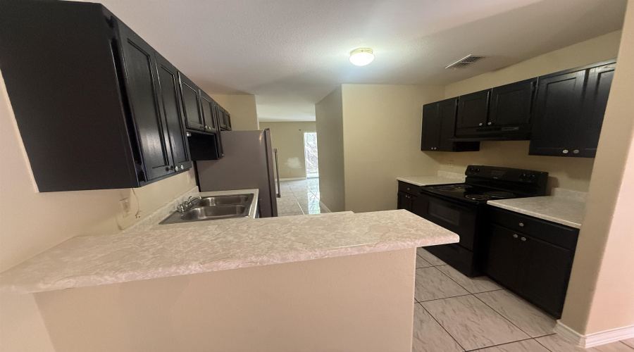 1016 Dicky Lane, Laredo, Texas 78045, 2 Bedrooms Bedrooms, 5 Rooms Rooms,1 BathroomBathrooms,Residential,For Rent,1016 Dicky Lane,20262180