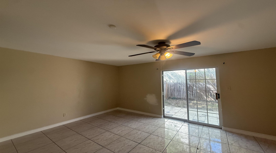 1016 Dicky Lane, Laredo, Texas 78045, 2 Bedrooms Bedrooms, 5 Rooms Rooms,1 BathroomBathrooms,Residential,For Rent,1016 Dicky Lane,20262180