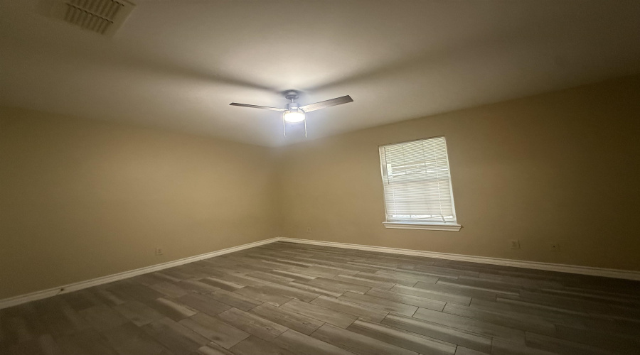 1016 Dicky Lane, Laredo, Texas 78045, 2 Bedrooms Bedrooms, 5 Rooms Rooms,1 BathroomBathrooms,Residential,For Rent,1016 Dicky Lane,20262180