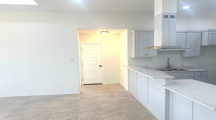 4405 Black Buck Ave, Laredo, Texas 78045, 3 Bedrooms Bedrooms, 8 Rooms Rooms,2 BathroomsBathrooms,Residential,For Rent,4405 Black Buck Ave,20262181