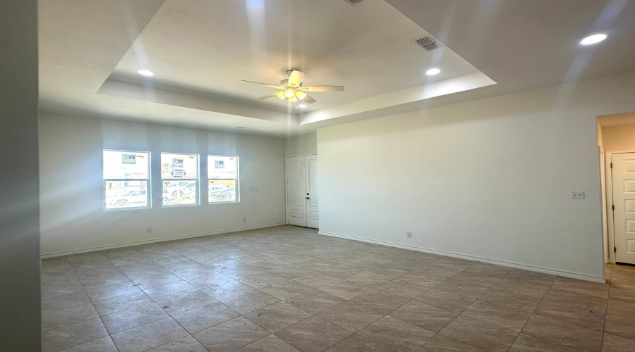 4405 Black Buck Ave, Laredo, Texas 78045, 3 Bedrooms Bedrooms, 8 Rooms Rooms,2 BathroomsBathrooms,Residential,For Rent,4405 Black Buck Ave,20262181