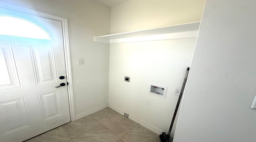 4405 Black Buck Ave, Laredo, Texas 78045, 3 Bedrooms Bedrooms, 8 Rooms Rooms,2 BathroomsBathrooms,Residential,For Sale,4405 Black Buck Ave,20262182