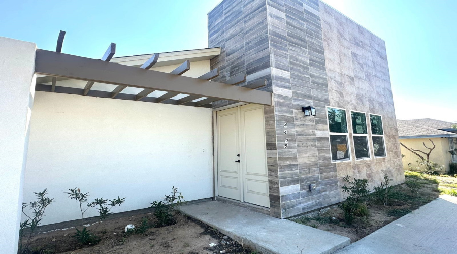 4405 Black Buck Ave, Laredo, Texas 78045, 3 Bedrooms Bedrooms, 8 Rooms Rooms,2 BathroomsBathrooms,Residential,For Sale,4405 Black Buck Ave,20262182