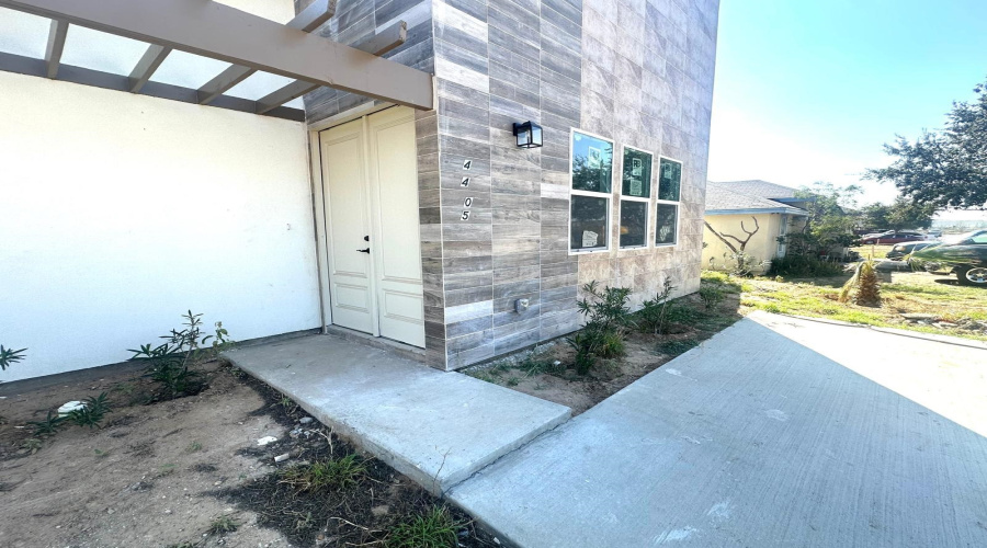 4405 Black Buck Ave, Laredo, Texas 78045, 3 Bedrooms Bedrooms, 8 Rooms Rooms,2 BathroomsBathrooms,Residential,For Sale,4405 Black Buck Ave,20262182