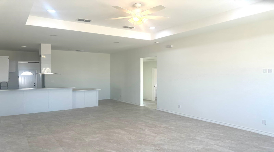 4405 Black Buck Ave, Laredo, Texas 78045, 3 Bedrooms Bedrooms, 8 Rooms Rooms,2 BathroomsBathrooms,Residential,For Sale,4405 Black Buck Ave,20262182