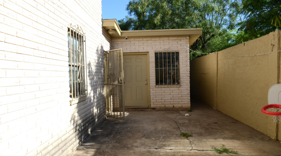 1010 Reynolds St, LAREDO, Texas 78040, ,Multi-family,For Sale,1010 Reynolds St,20262189