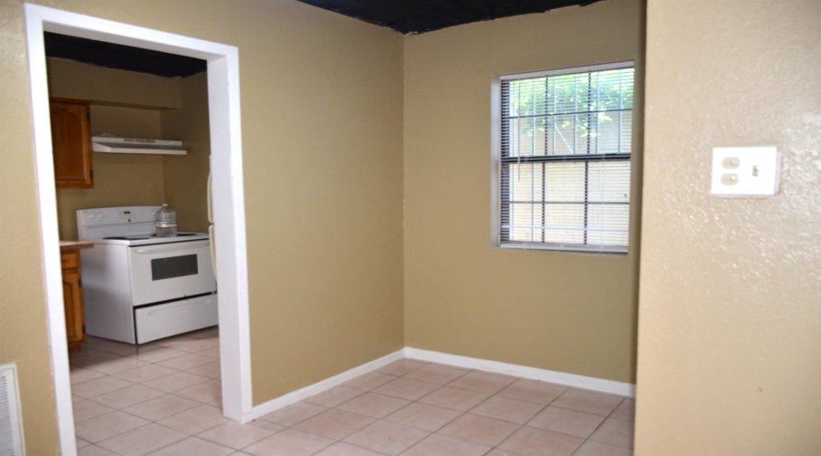 1010 Reynolds St, LAREDO, Texas 78040, ,Multi-family,For Sale,1010 Reynolds St,20262189
