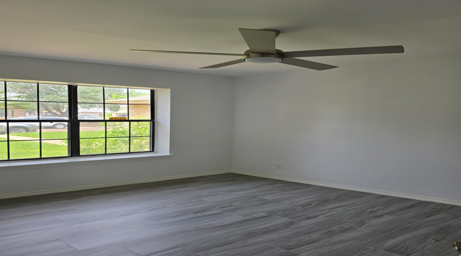1233 St Patrick Dr, Laredo, Texas 78045, 3 Bedrooms Bedrooms, 7 Rooms Rooms,2 BathroomsBathrooms,Residential,For Rent,1233 St Patrick Dr,20262184