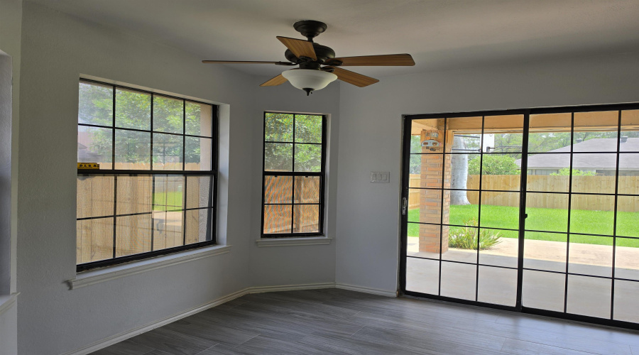 1233 St Patrick Dr, Laredo, Texas 78045, 3 Bedrooms Bedrooms, 7 Rooms Rooms,2 BathroomsBathrooms,Residential,For Rent,1233 St Patrick Dr,20262184
