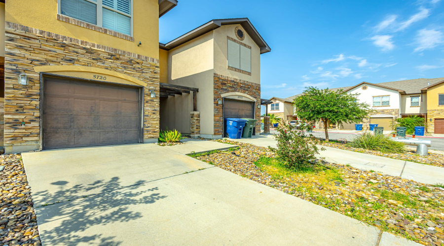5720 Montevista Dr., Laredo, Texas 78041, 3 Bedrooms Bedrooms, 6 Rooms Rooms,2 BathroomsBathrooms,Residential,For Rent,5720 Montevista Dr.,20262185