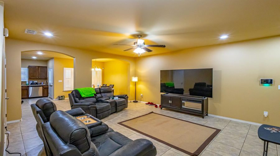 5720 Montevista Dr., Laredo, Texas 78041, 3 Bedrooms Bedrooms, 6 Rooms Rooms,2 BathroomsBathrooms,Residential,For Rent,5720 Montevista Dr.,20262185