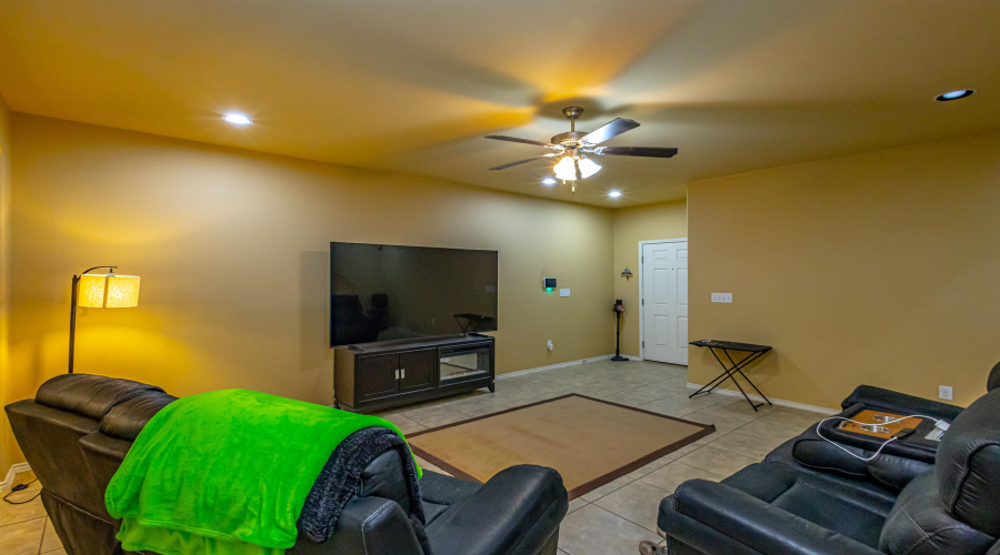 5720 Montevista Dr., Laredo, Texas 78041, 3 Bedrooms Bedrooms, 6 Rooms Rooms,2 BathroomsBathrooms,Residential,For Rent,5720 Montevista Dr.,20262185