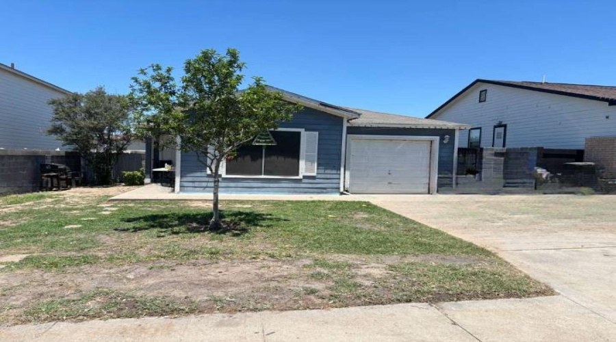 3243 Saint Kathryn Lp, Laredo, Texas 78046, 3 Bedrooms Bedrooms, 5 Rooms Rooms,2 BathroomsBathrooms,Residential,For Sale,3243 Saint Kathryn Lp,20262193
