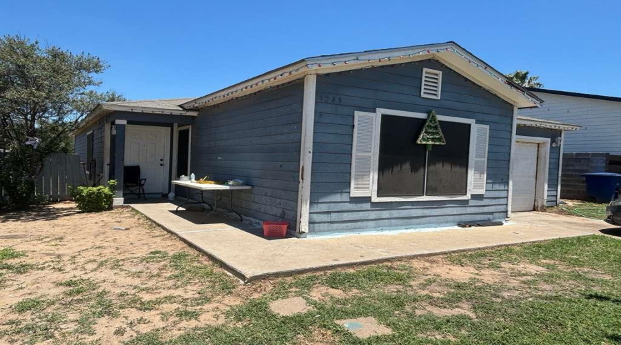 3243 Saint Kathryn Lp, Laredo, Texas 78046, 3 Bedrooms Bedrooms, 5 Rooms Rooms,2 BathroomsBathrooms,Residential,For Sale,3243 Saint Kathryn Lp,20262193