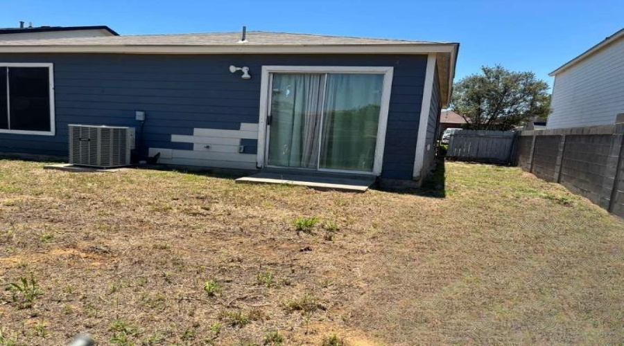 3243 Saint Kathryn Lp, Laredo, Texas 78046, 3 Bedrooms Bedrooms, 5 Rooms Rooms,2 BathroomsBathrooms,Residential,For Sale,3243 Saint Kathryn Lp,20262193