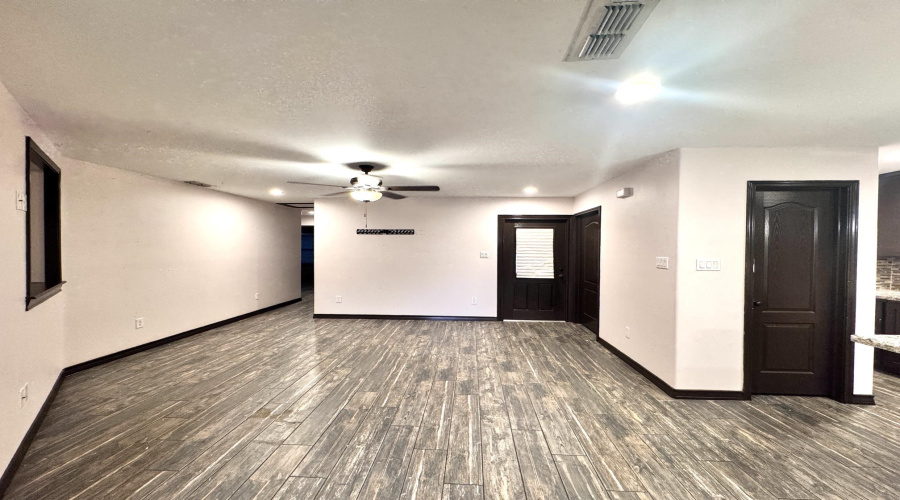 4725 Los Laureles Ln, LAREDO, Texas 78046, 4 Bedrooms Bedrooms, 7 Rooms Rooms,2 BathroomsBathrooms,Residential,For Sale,4725 Los Laureles Ln,20262195