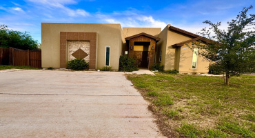 4725 Los Laureles Ln, LAREDO, Texas 78046, 4 Bedrooms Bedrooms, 7 Rooms Rooms,2 BathroomsBathrooms,Residential,For Sale,4725 Los Laureles Ln,20262195