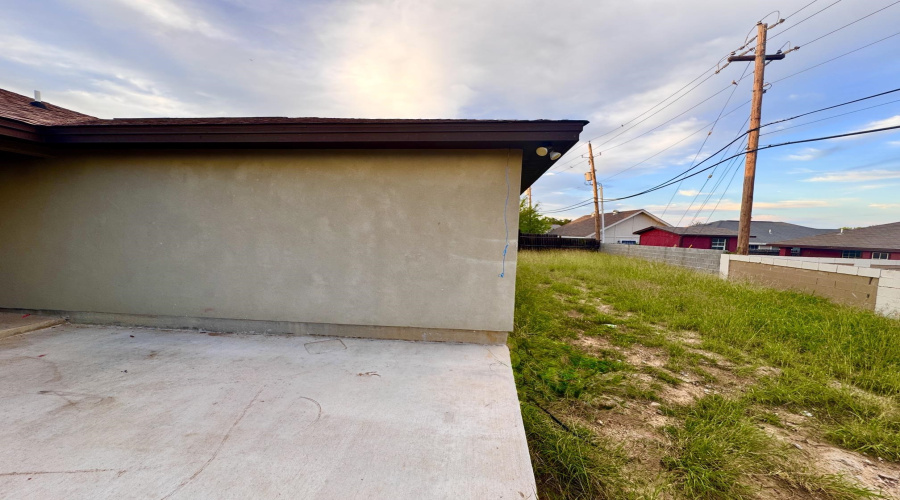 4725 Los Laureles Ln, LAREDO, Texas 78046, 4 Bedrooms Bedrooms, 7 Rooms Rooms,2 BathroomsBathrooms,Residential,For Sale,4725 Los Laureles Ln,20262195