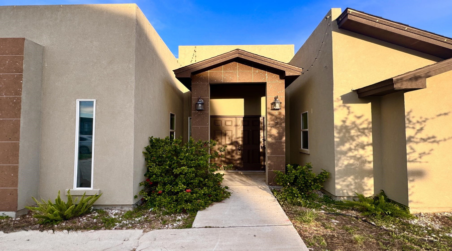 4725 Los Laureles Ln, LAREDO, Texas 78046, 4 Bedrooms Bedrooms, 7 Rooms Rooms,2 BathroomsBathrooms,Residential,For Sale,4725 Los Laureles Ln,20262195