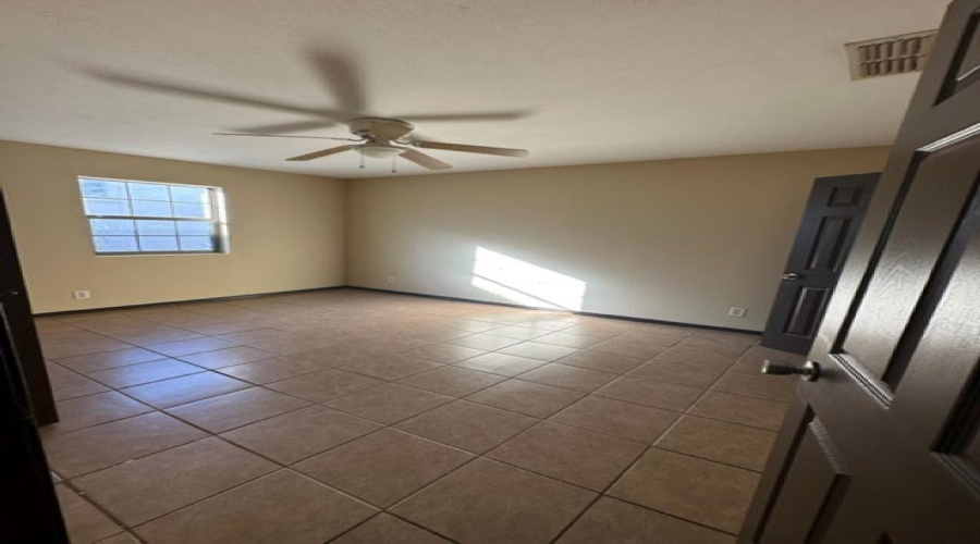 606 Gale St, Laredo, Texas 78041, 2 Bedrooms Bedrooms, 4 Rooms Rooms,1 BathroomBathrooms,Residential,For Rent,606 Gale St,20262197