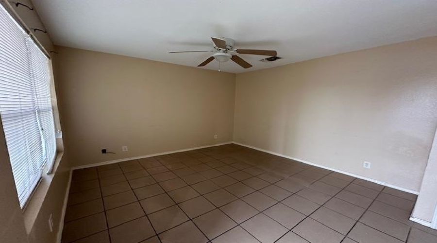 606 Gale St, Laredo, Texas 78041, 2 Bedrooms Bedrooms, 4 Rooms Rooms,1 BathroomBathrooms,Residential,For Rent,606 Gale St,20262200