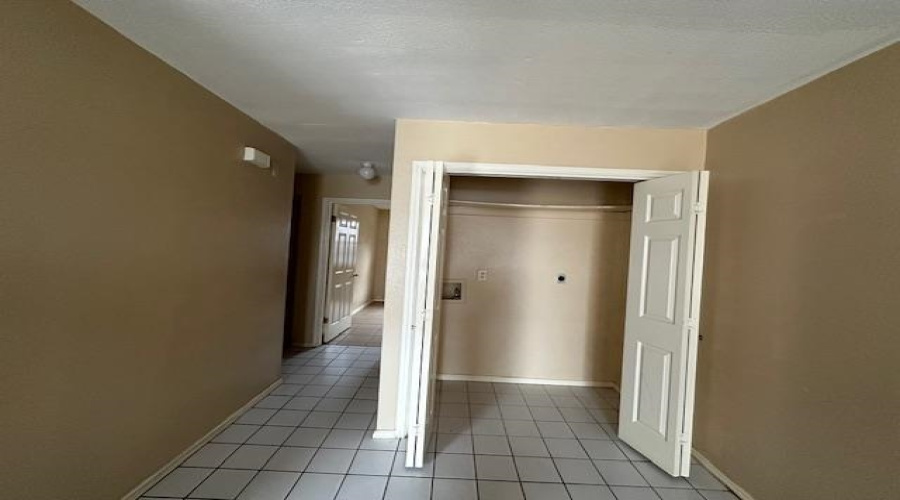 606 Gale St, Laredo, Texas 78041, 2 Bedrooms Bedrooms, 4 Rooms Rooms,1 BathroomBathrooms,Residential,For Rent,606 Gale St,20262200