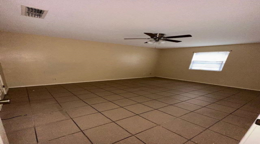 606 Gale St, Laredo, Texas 78041, 2 Bedrooms Bedrooms, 4 Rooms Rooms,1 BathroomBathrooms,Residential,For Rent,606 Gale St,20262200