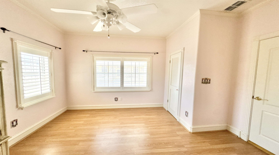 807 Fresno St., ZAPATA, Texas 78077-6, 2 Bedrooms Bedrooms, 3 Rooms Rooms,2 BathroomsBathrooms,Residential,For Rent,807 Fresno St.,20262201
