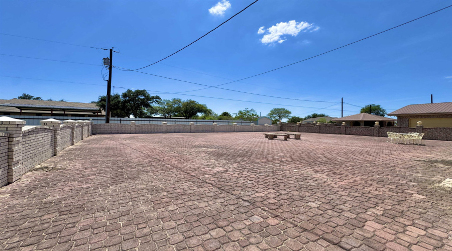 807 Fresno St., ZAPATA, Texas 78077-6, 2 Bedrooms Bedrooms, 3 Rooms Rooms,2 BathroomsBathrooms,Residential,For Rent,807 Fresno St.,20262201